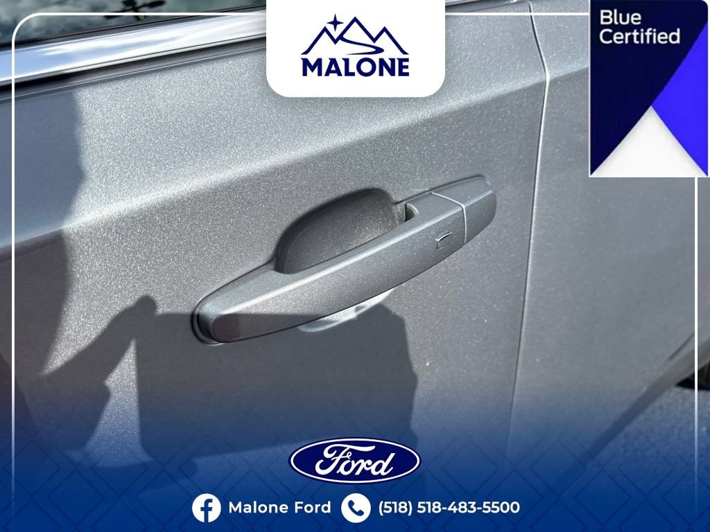 Used 2023 Chevrolet Traverse LT AWD/4WD image 16