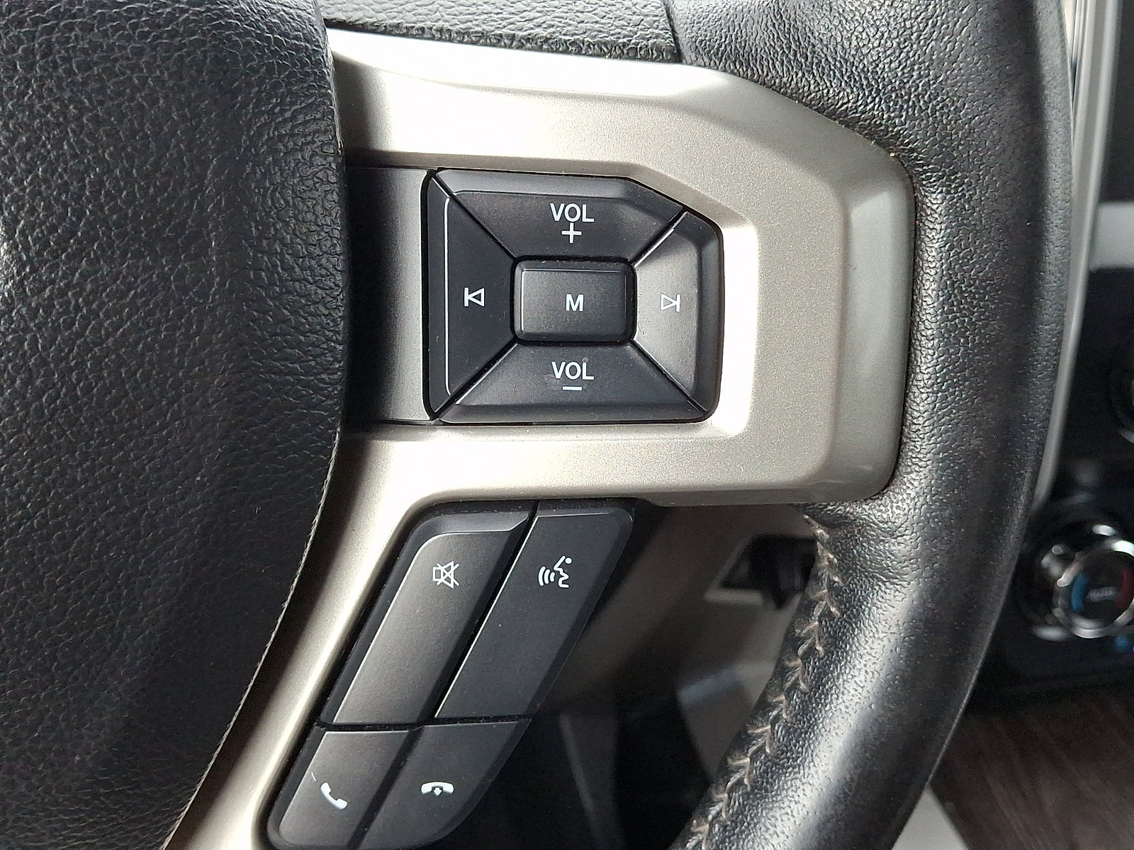 Certified 2020 Ford F350 Lariat w/ Lariat Ultimate Package AWD/4WD image 28