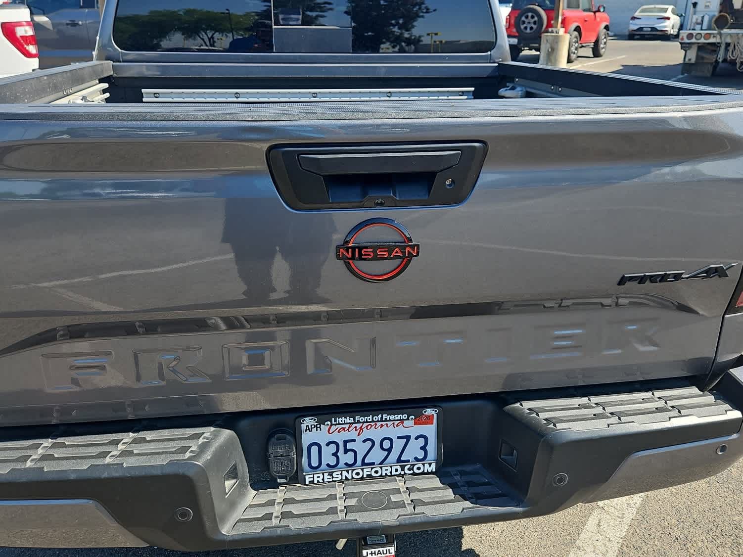 Used 2024 Nissan Frontier PRO-4X w/ Pro Convenience Package image 8