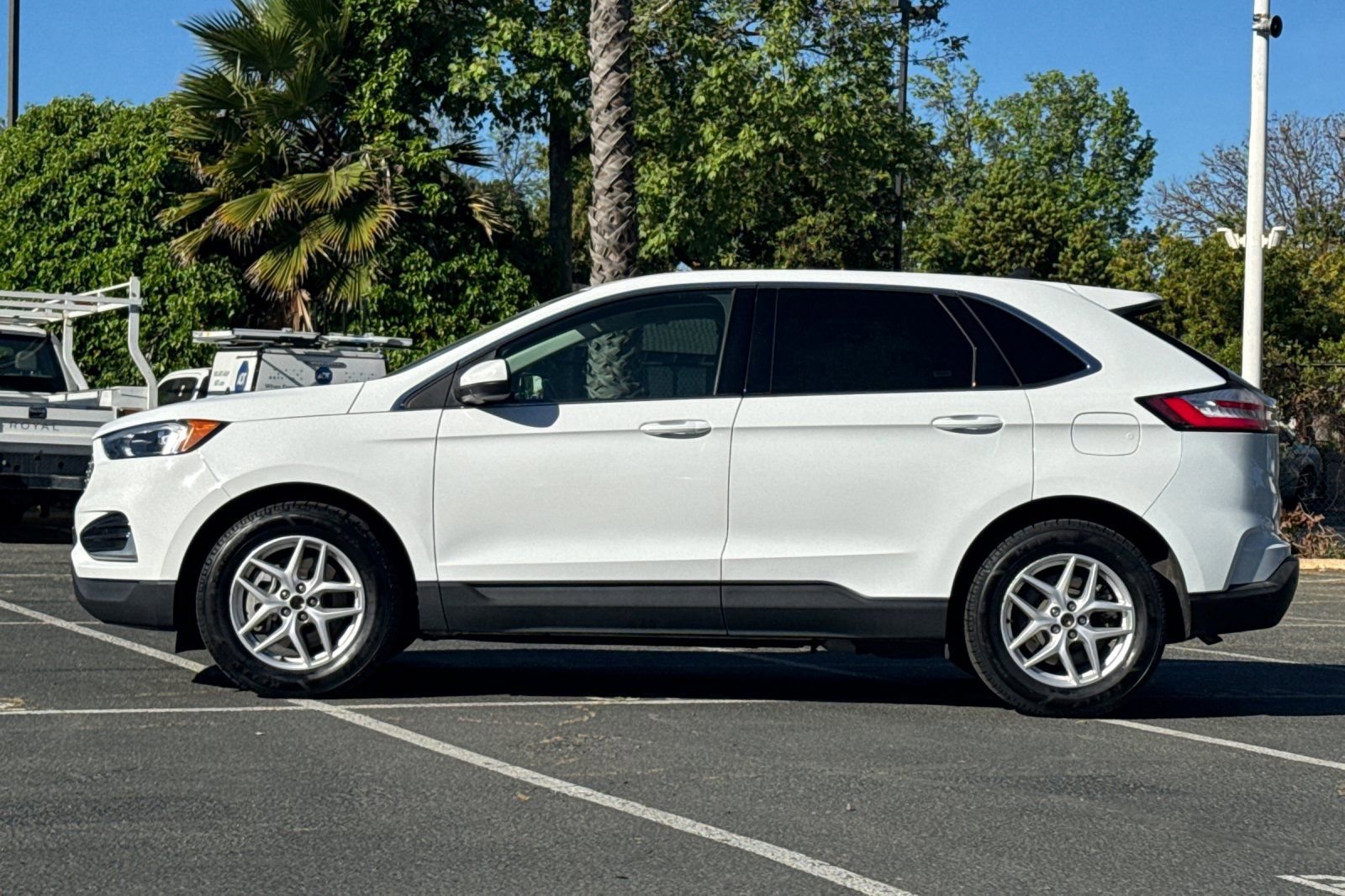 Certified 2024 Ford Edge SEL image 2