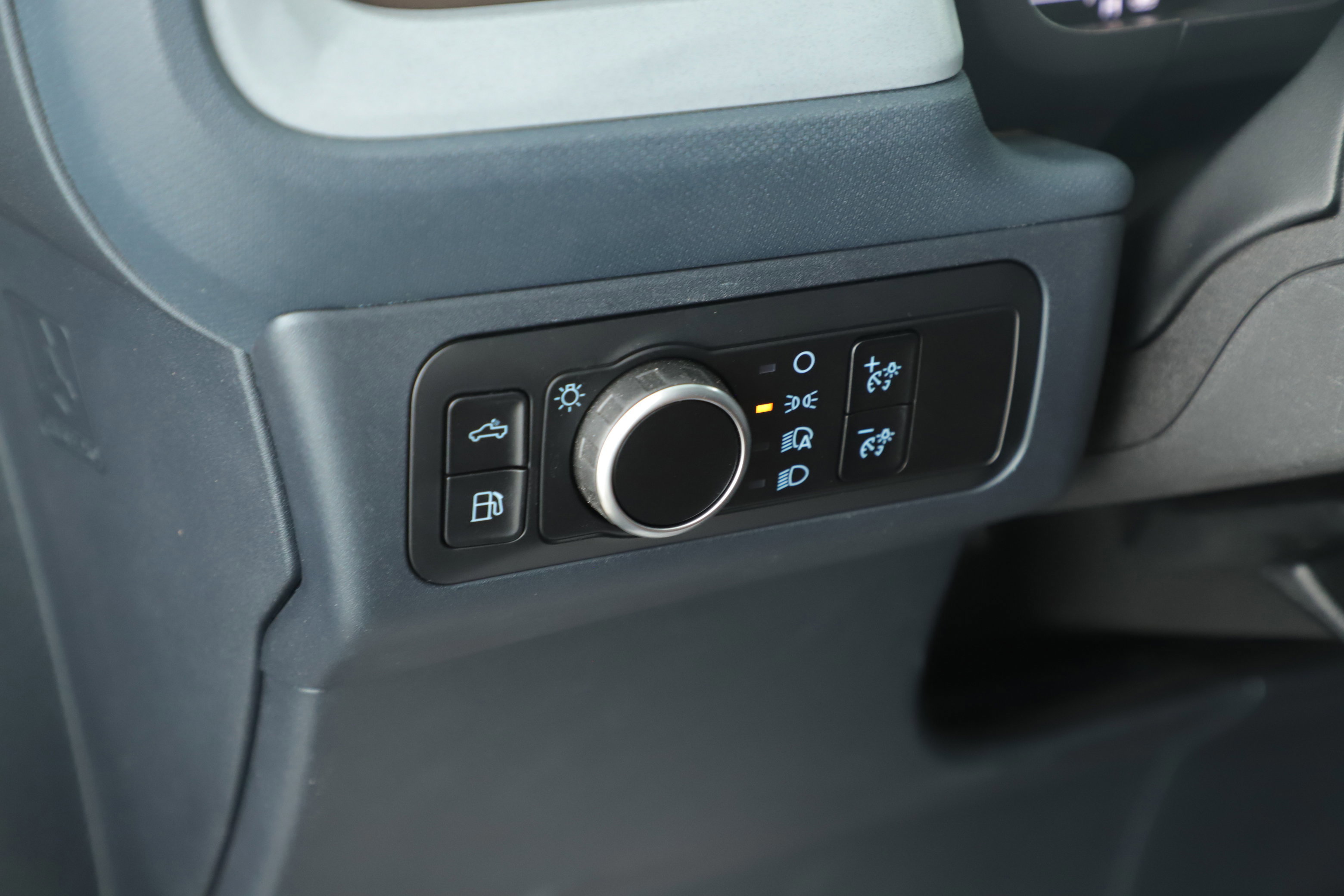 Certified 2024 Ford Maverick Lariat image 9