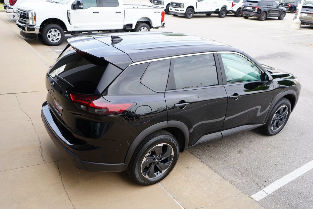 Used 2025 Nissan Rogue SV FWD image 13