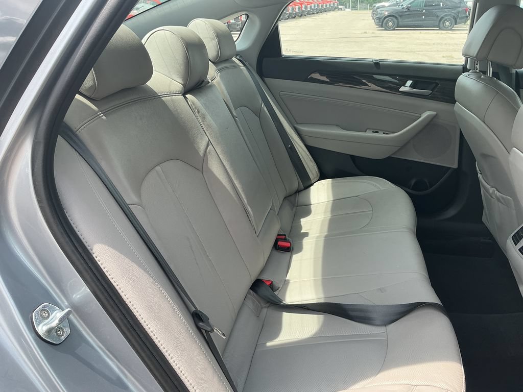 Used 2017 Hyundai Sonata Limited w/ Ultimate Package 04 FWD image 17