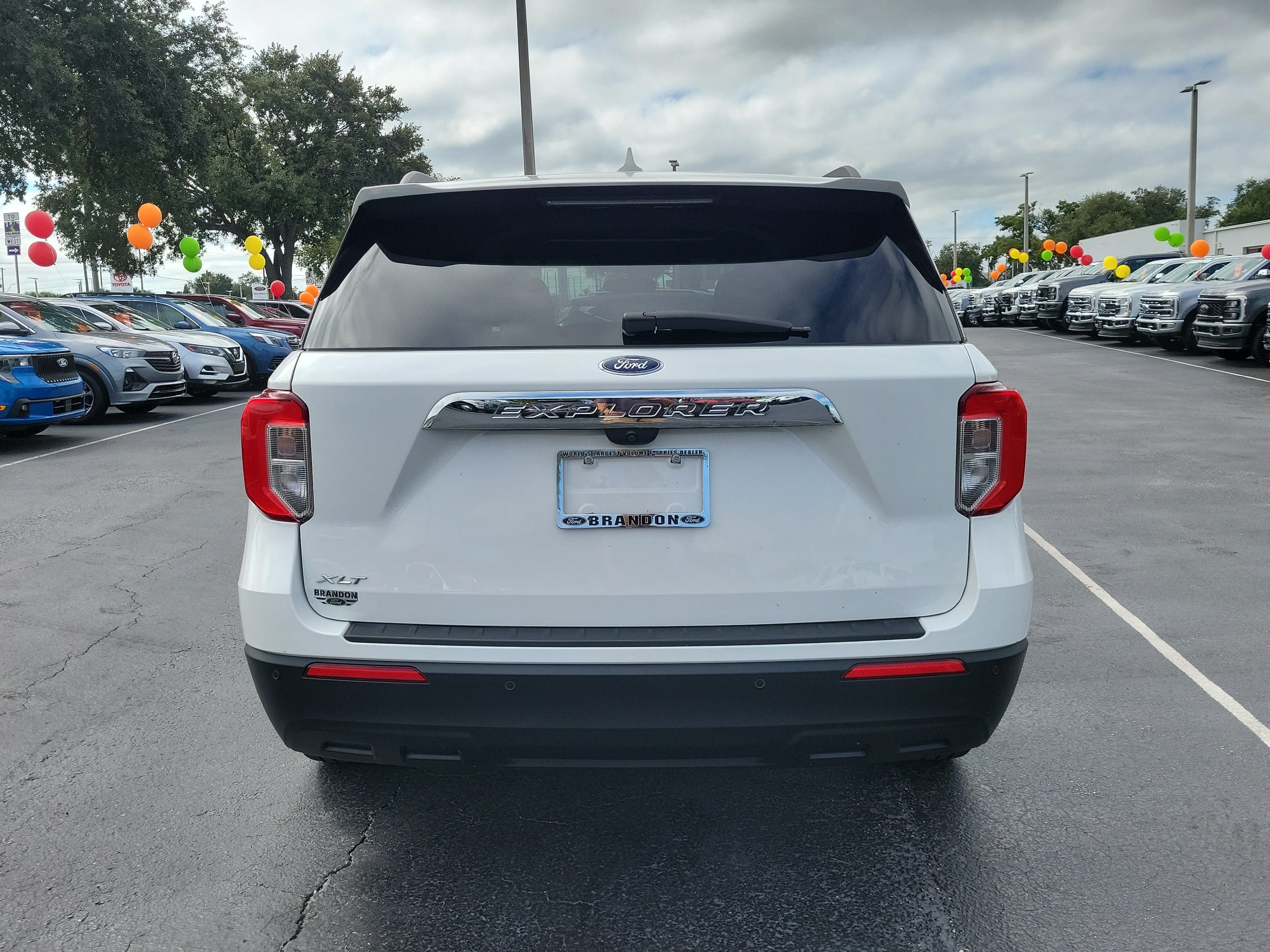 Certified 2024 Ford Explorer XLT RWD image 8