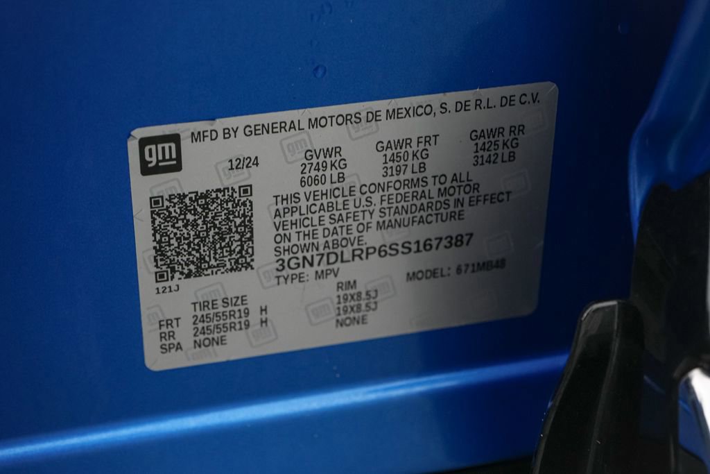 Used 2025 Chevrolet Equinox EV LT w/ Convenience Package image 32