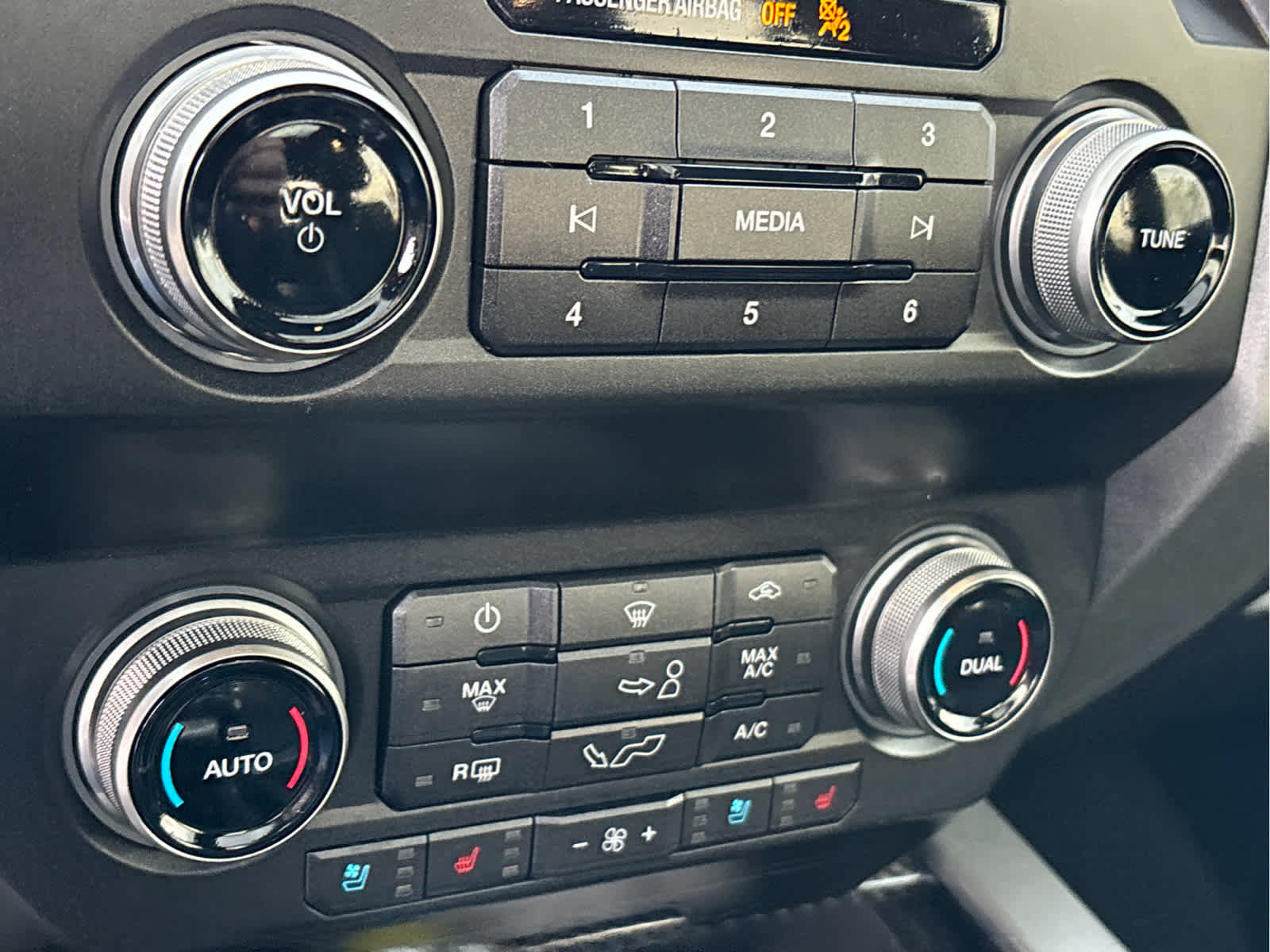 Certified 2019 Ford F150 Raptor w/ Equipment Group 802A Luxury image 22