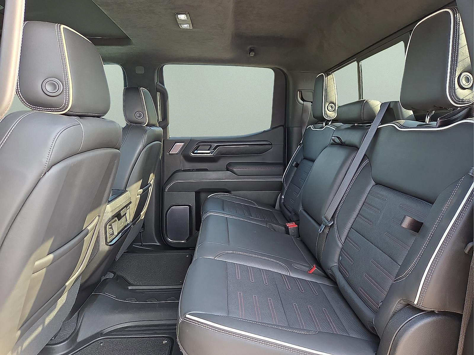Used 2023 GMC Sierra 1500 AT4X AWD/4WD image 10