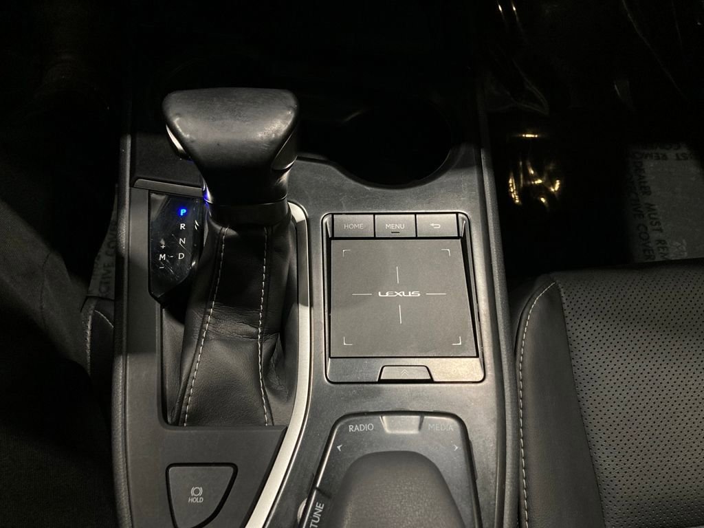 Used 2019 Lexus UX 200 image 30