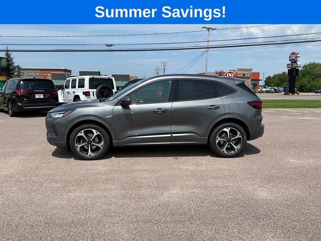 Certified 2023 Ford Escape ST-Line Select w/ Tech Pack #2 AWD/4WD image 4