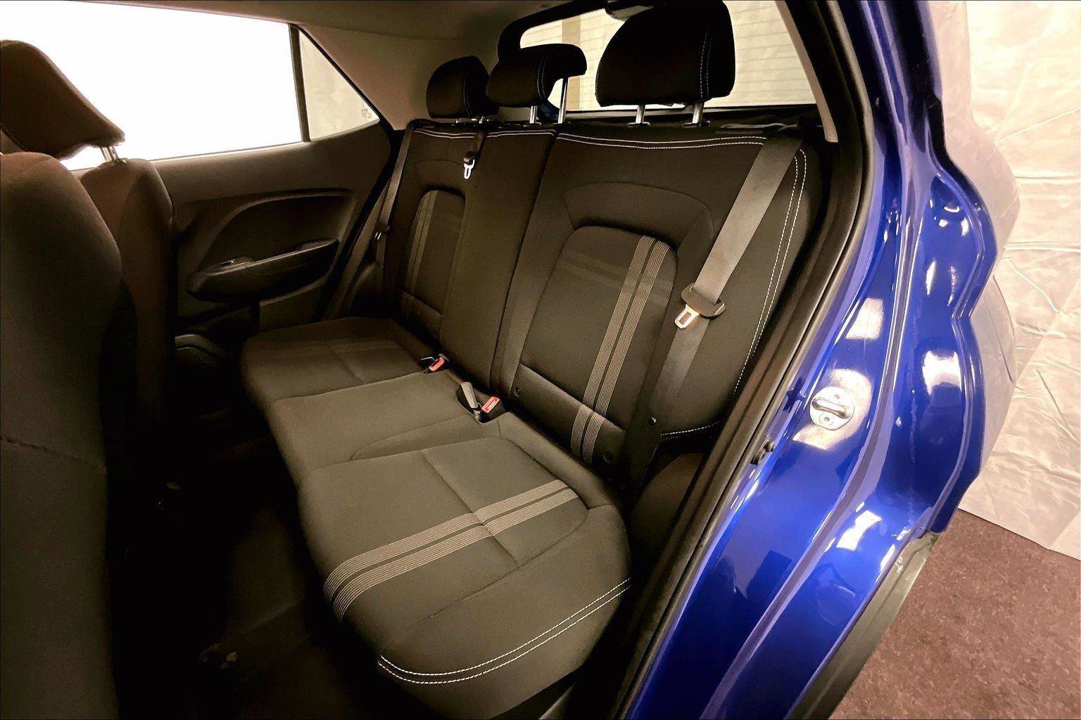 Used 2024 Hyundai Venue SEL image 25