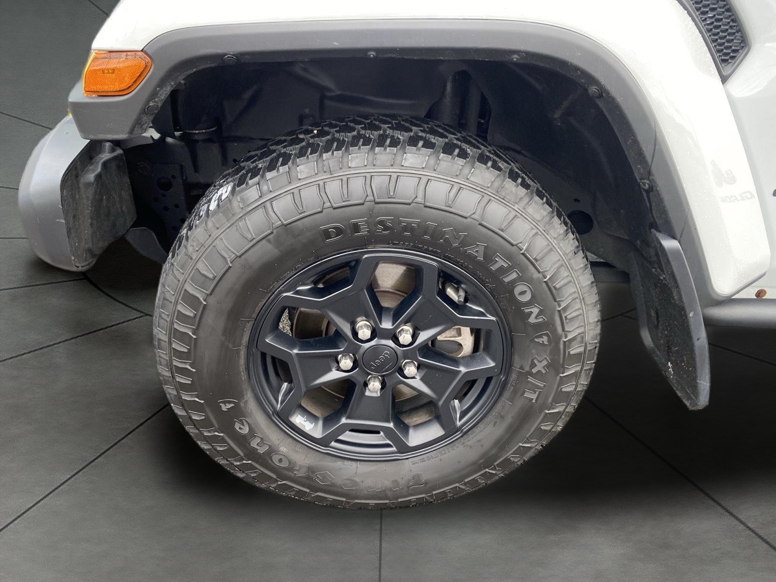 Used 2022 Jeep Gladiator Sport AWD/4WD image 5