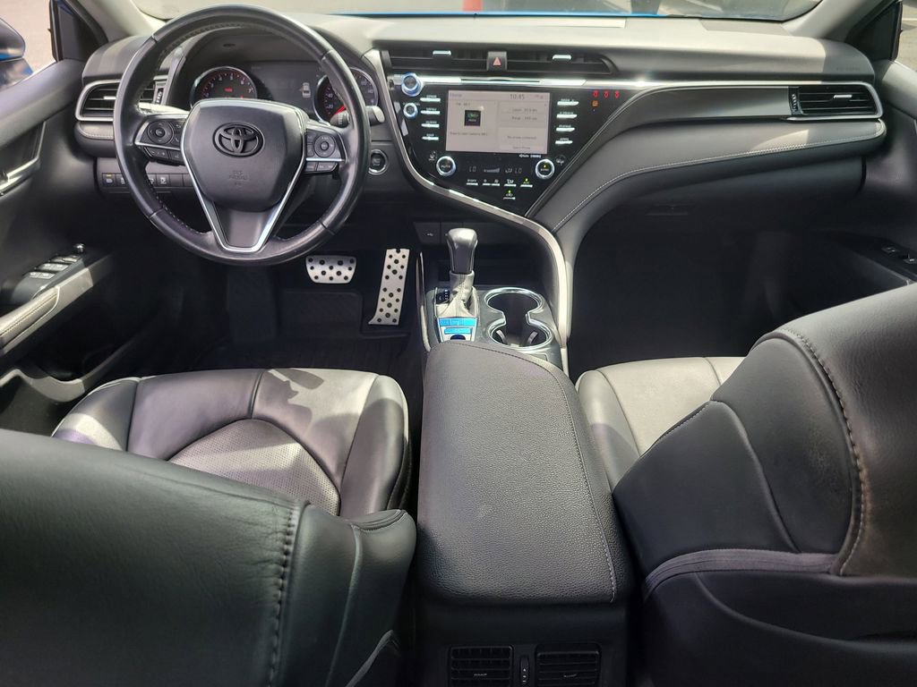Used 2020 Toyota Camry XSE FWD image 11