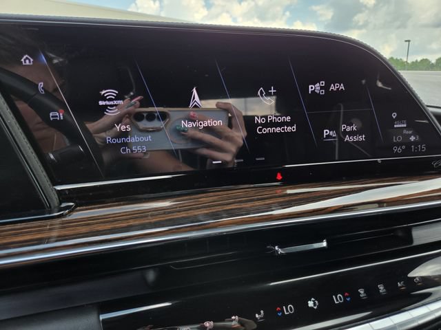Used 2023 Cadillac Escalade Premium Luxury AWD/4WD image 10