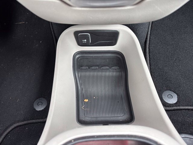 Used 2024 Chrysler Pacifica Limited FWD image 26