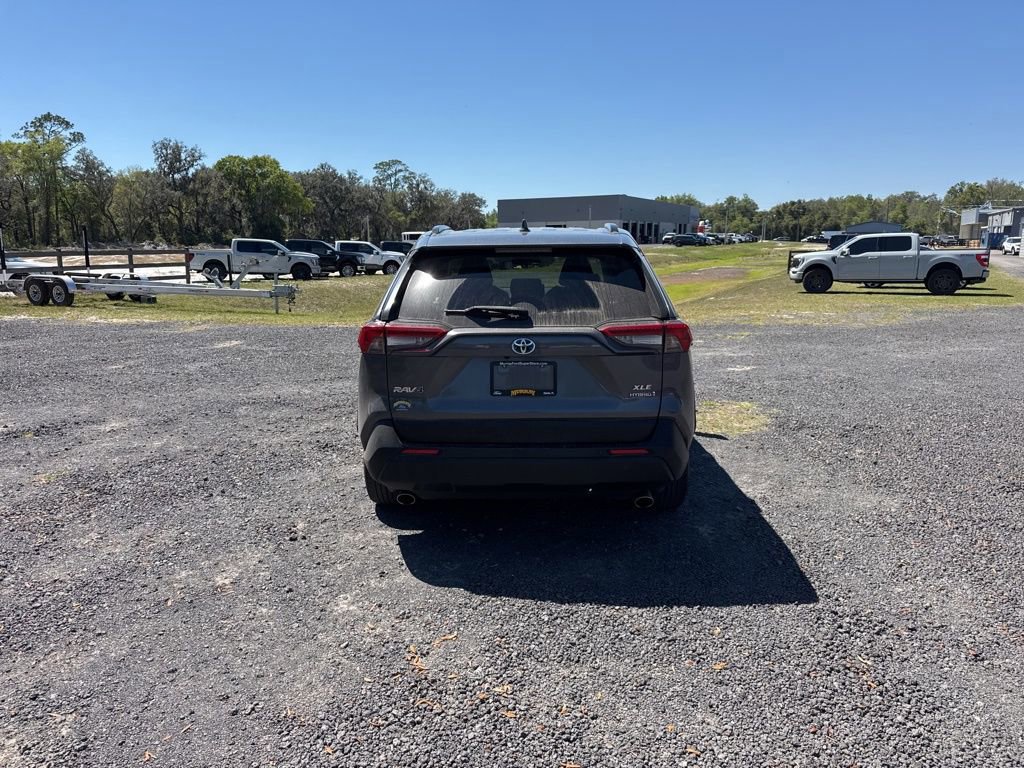Used 2022 Toyota RAV4 XLE Premium image 5