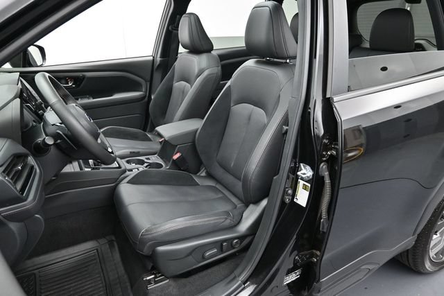 Used 2025 Subaru Forester Touring w/ Popular Package - Touring AWD/4WD image 10