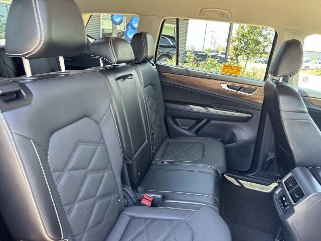 Used 2024 Volkswagen Atlas SE image 11