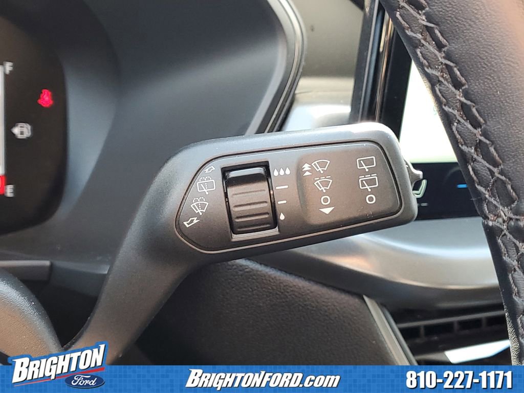 Certified 2025 Ford Escape SE FWD image 20