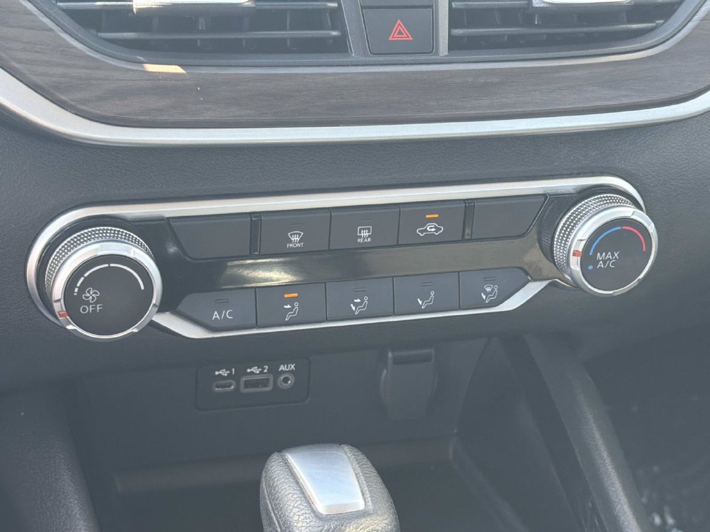 Used 2024 Nissan Altima 2.5 SV FWD image 15