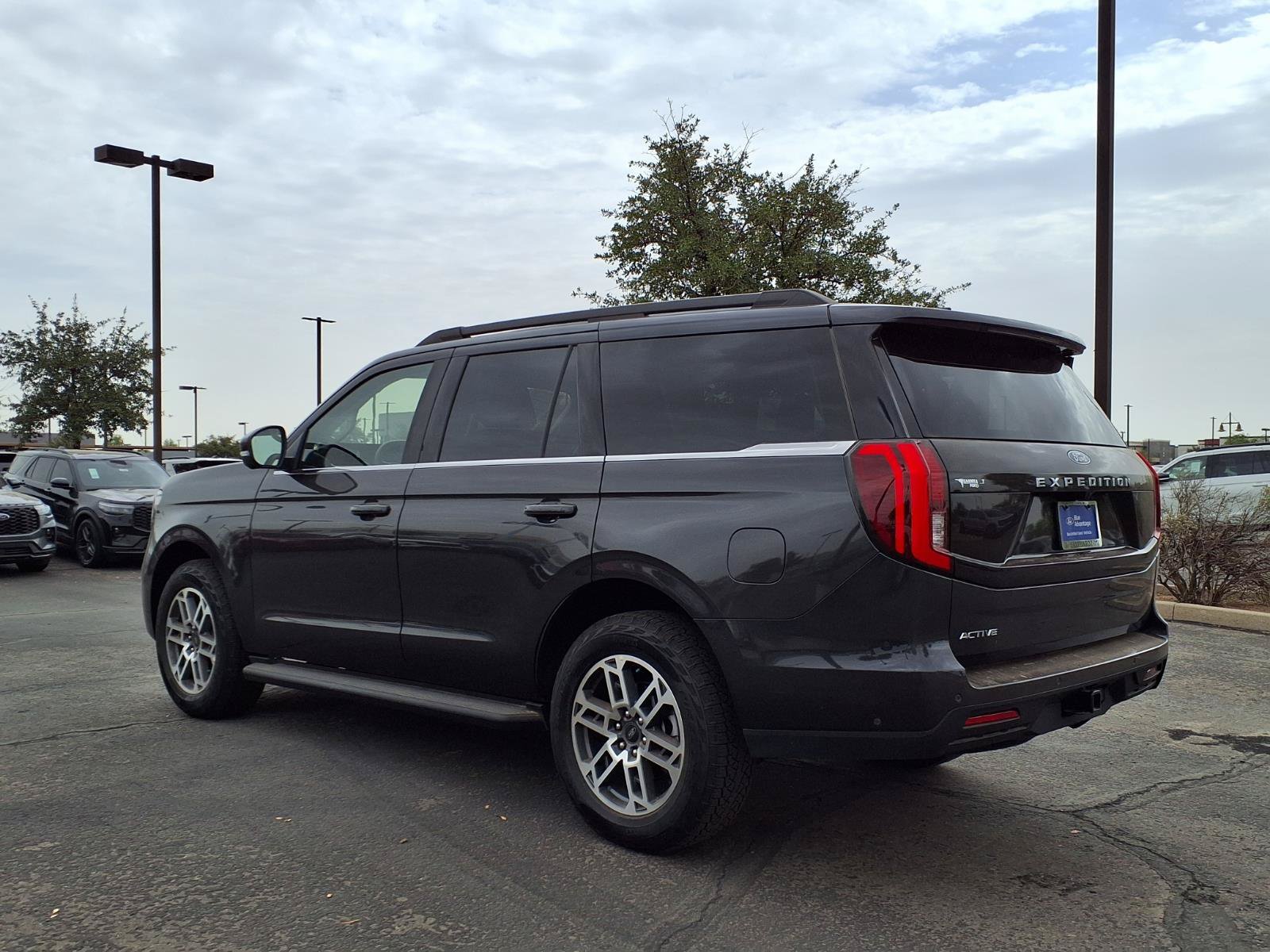 Certified 2025 Ford Expedition Active AWD/4WD image 4