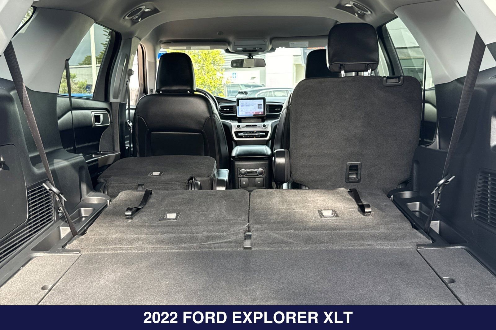 Certified 2022 Ford Explorer XLT w/ Equipment Group 202A RWD image 19