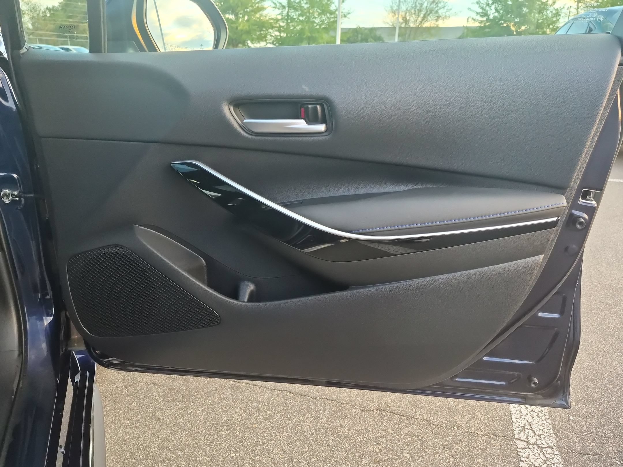 Used 2021 Toyota Corolla XSE FWD image 35