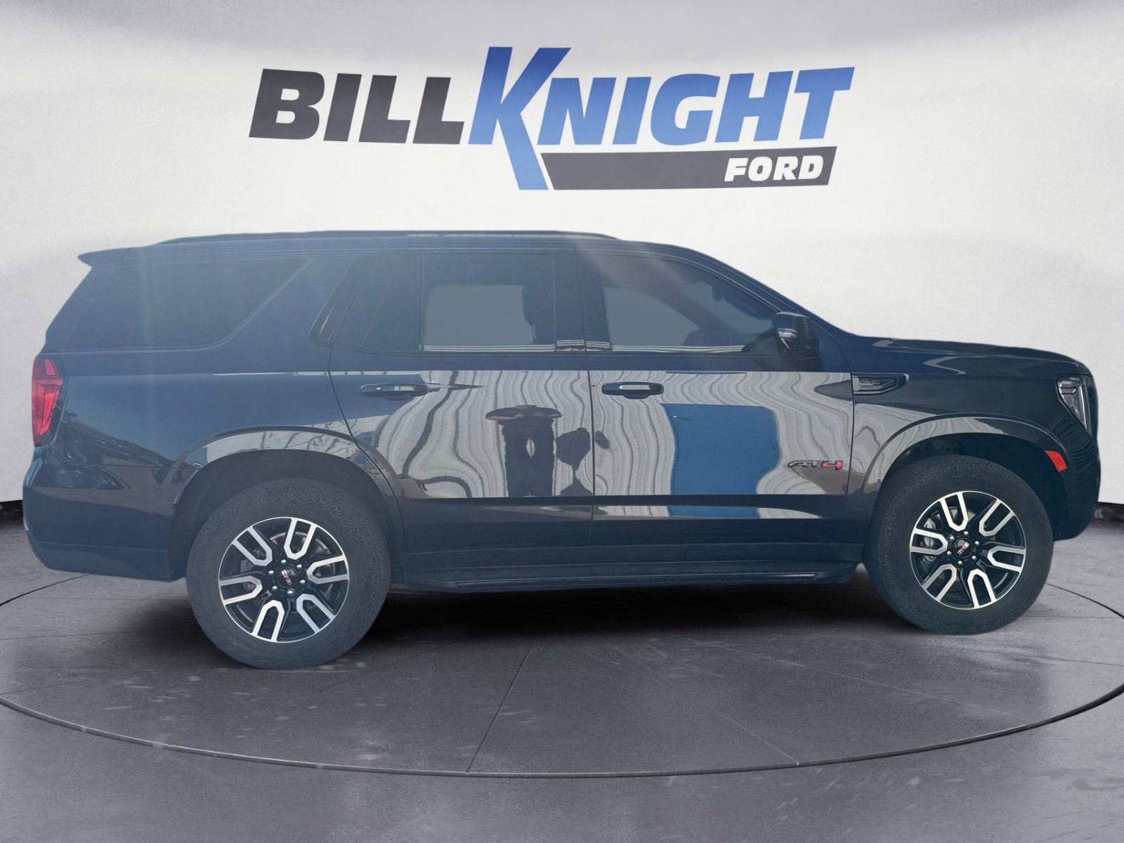 Used 2024 GMC Yukon AT4 w/ Technology Package image 6