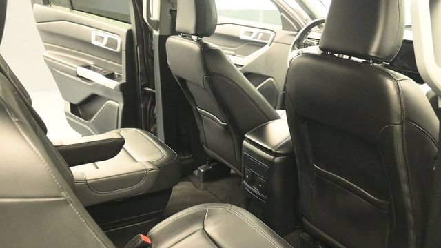 Certified 2024 Ford Explorer XLT w/ Equipment Group 202A AWD/4WD image 17