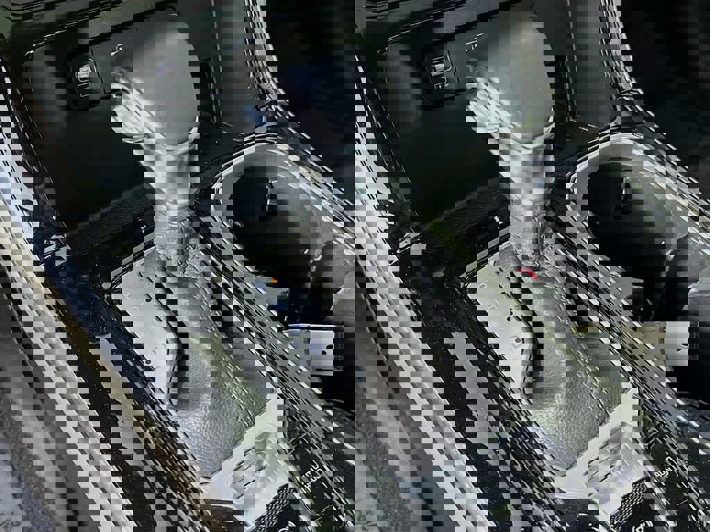 Used 2023 Kia Carnival SX Prestige image 22