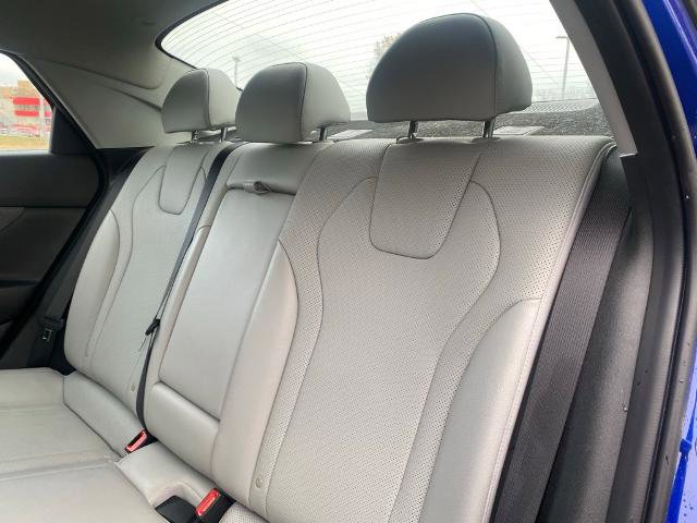 Used 2022 Hyundai Elantra Limited image 28