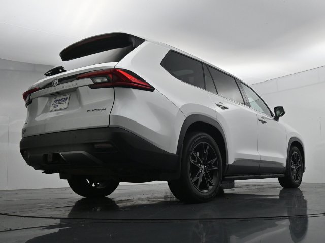 Used 2024 Toyota Grand Highlander AWD image 34