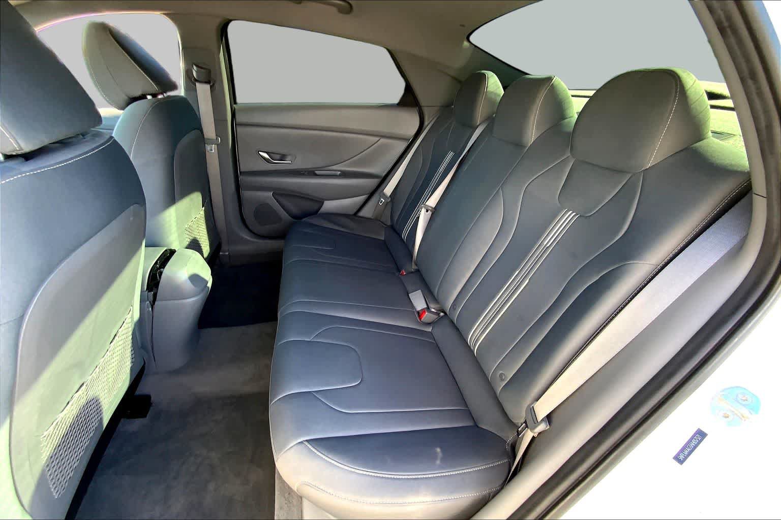 Used 2022 Hyundai Elantra SEL w/ Cargo Package FWD image 18