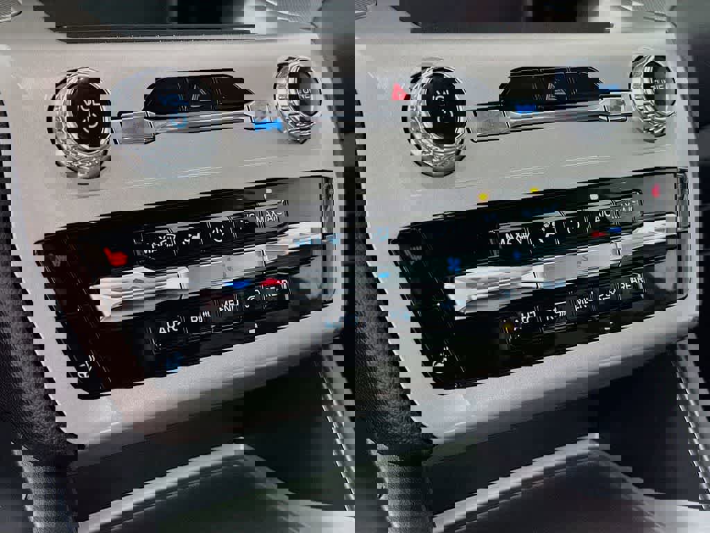 Certified 2023 Ford Explorer XLT w/ Equipment Group 202A image 18