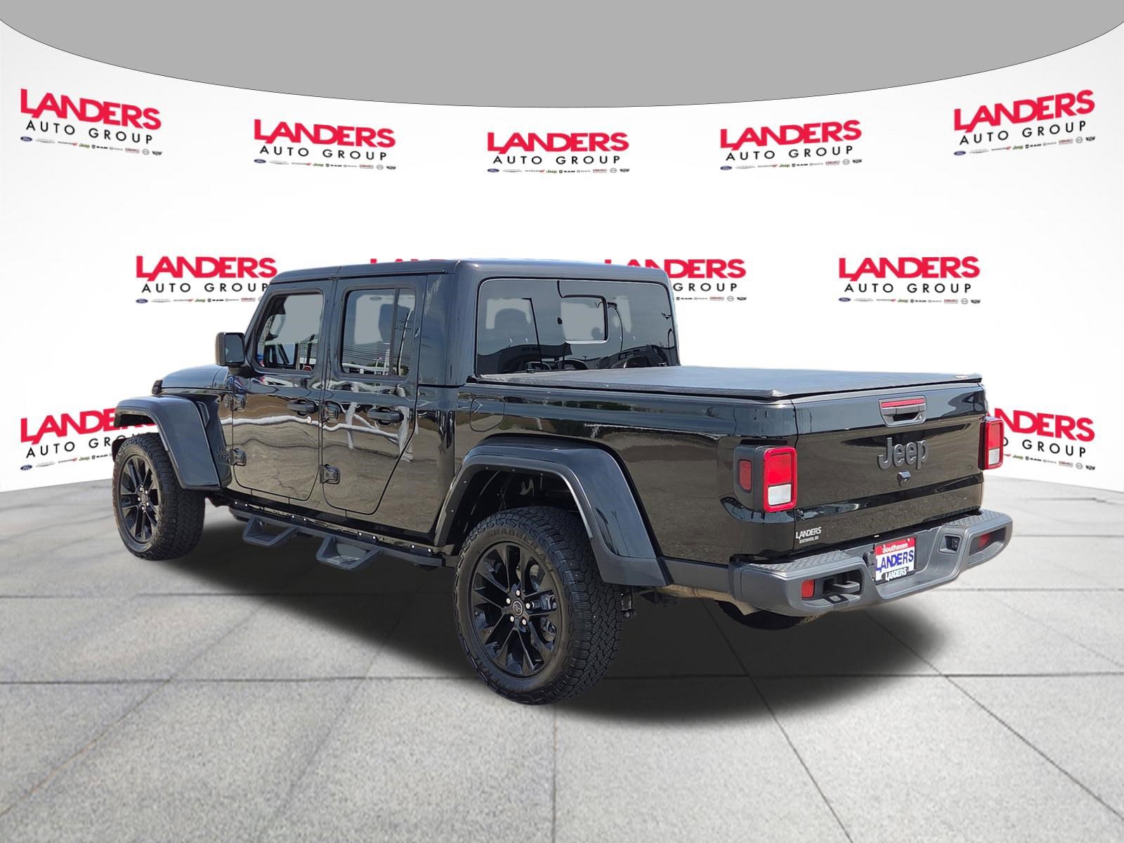 Used 2024 Jeep Gladiator Sport AWD/4WD image 5