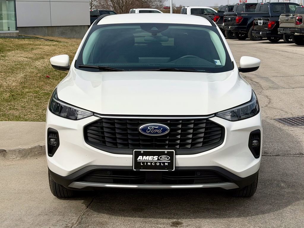 Certified 2025 Ford Escape SE image 8
