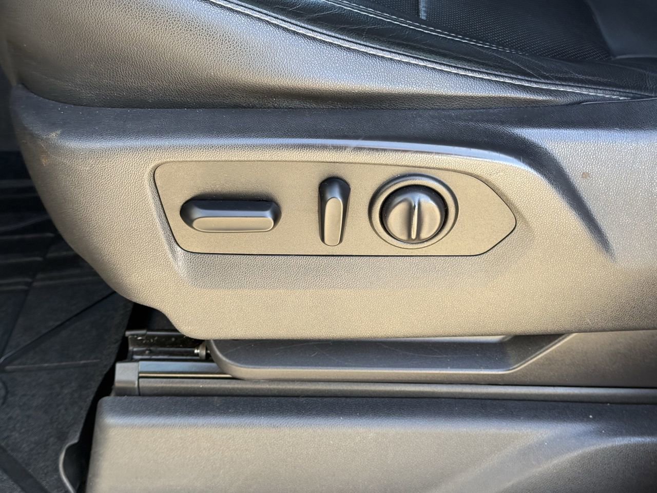 Used 2019 Chevrolet Silverado 1500 LTZ w/ LTZ Texas Edition image 24