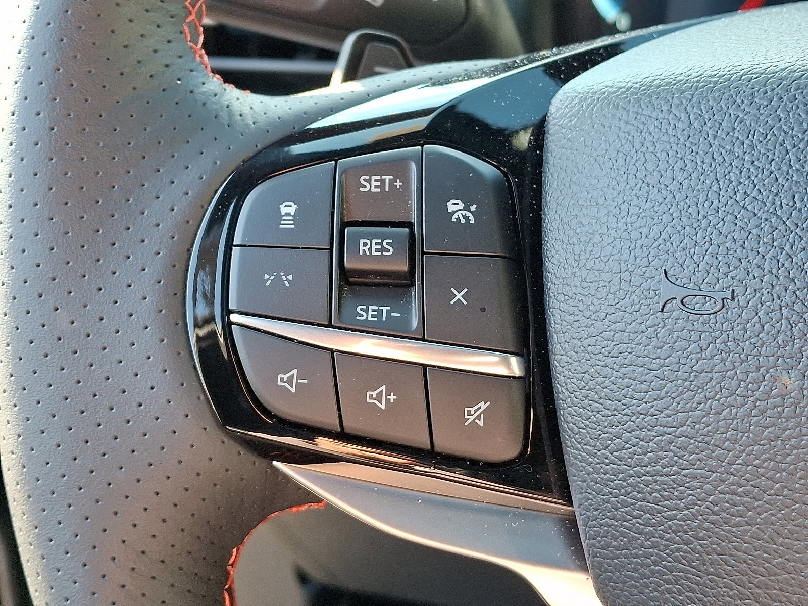 Certified 2025 Ford Explorer ST w/ Sun And Sound Package image 23