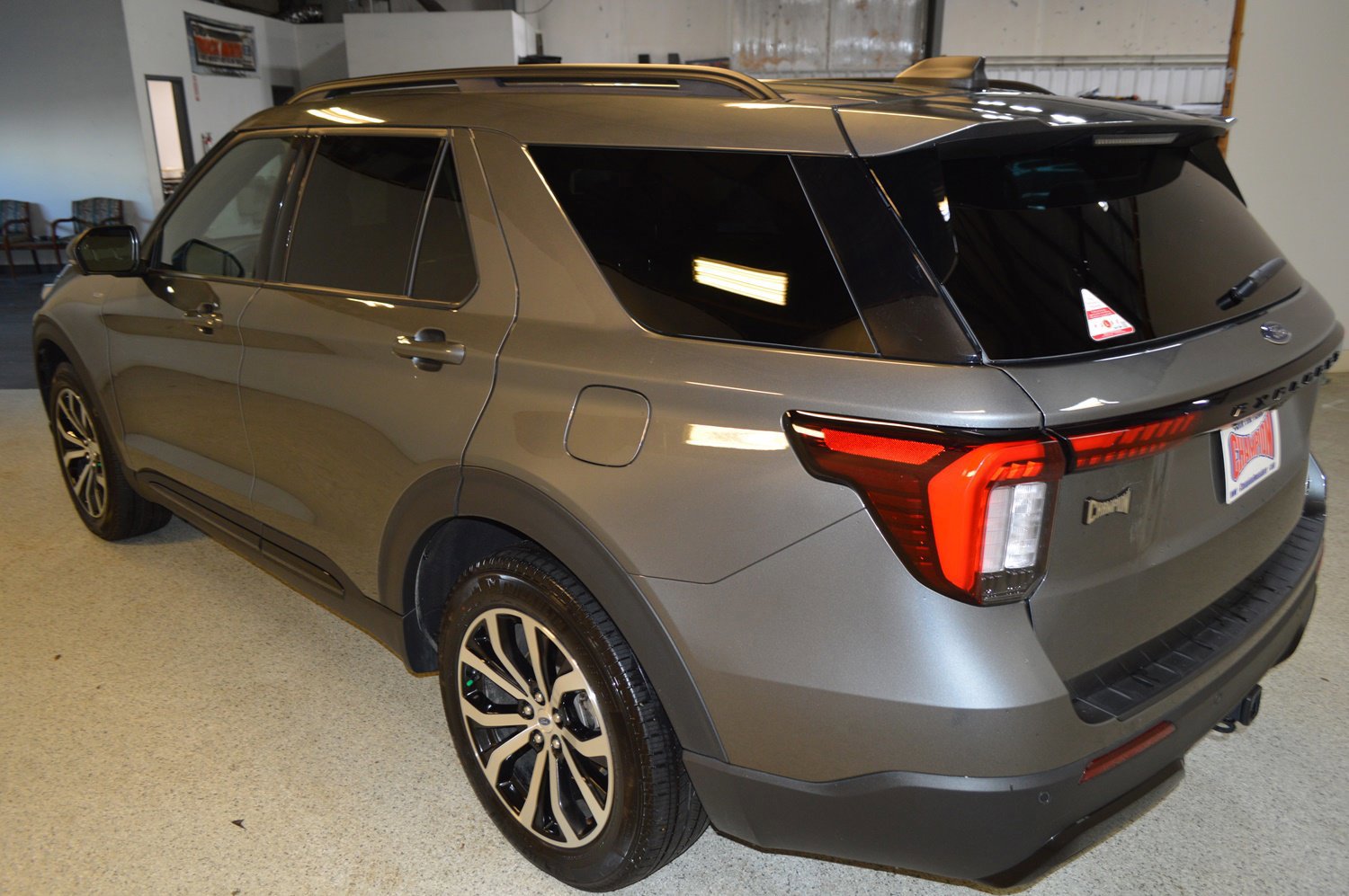 Certified 2025 Ford Explorer ST-Line image 3