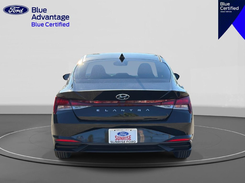 Used 2021 Hyundai Elantra SE FWD image 6