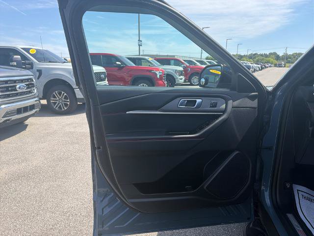 Certified 2025 Ford Explorer ST-Line w/ Premium Package RWD image 9