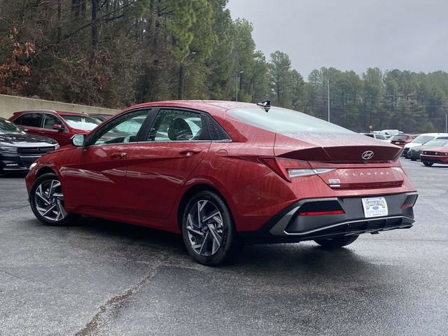 Used 2025 Hyundai Elantra SEL w/ Cargo Package image 3