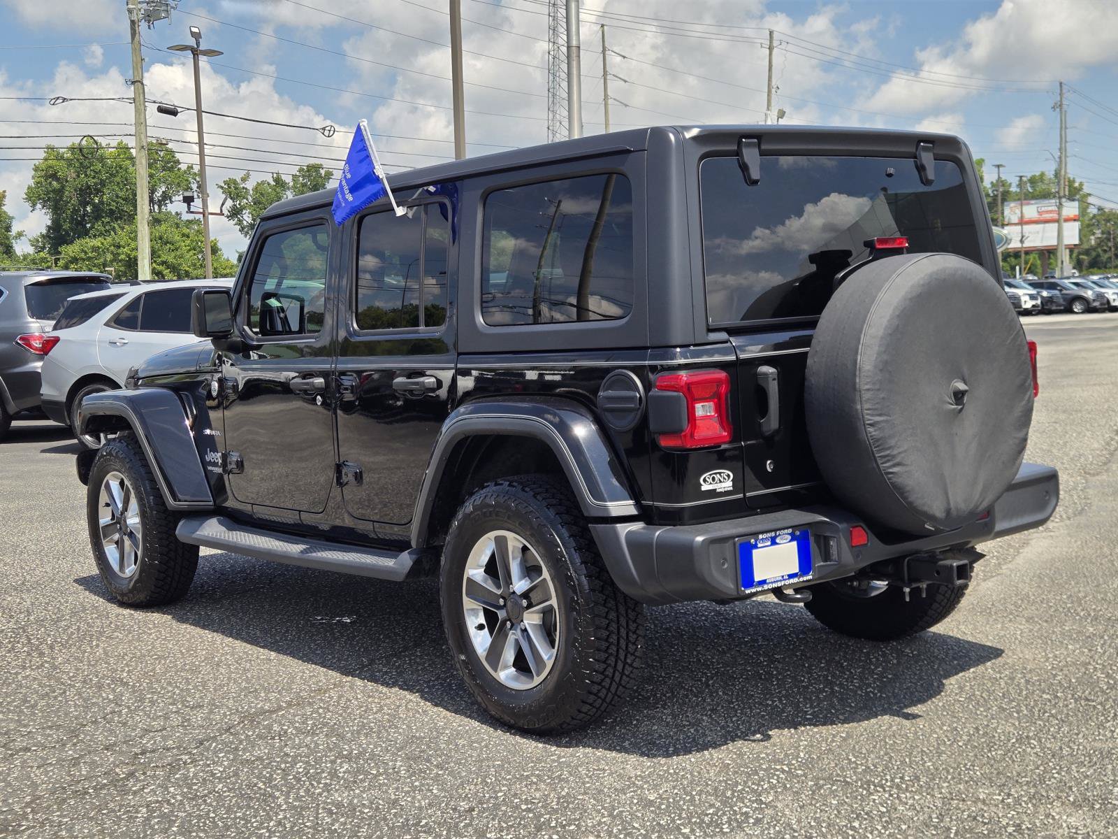 Used 2019 Jeep Wrangler Unlimited Sahara AWD/4WD image 11