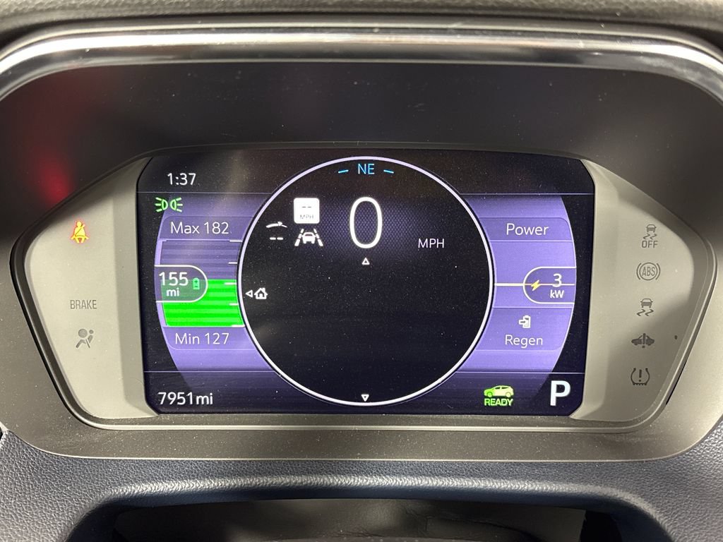 Used 2023 Chevrolet Bolt EUV Premier w/ Sun & Sound Package FWD image 22
