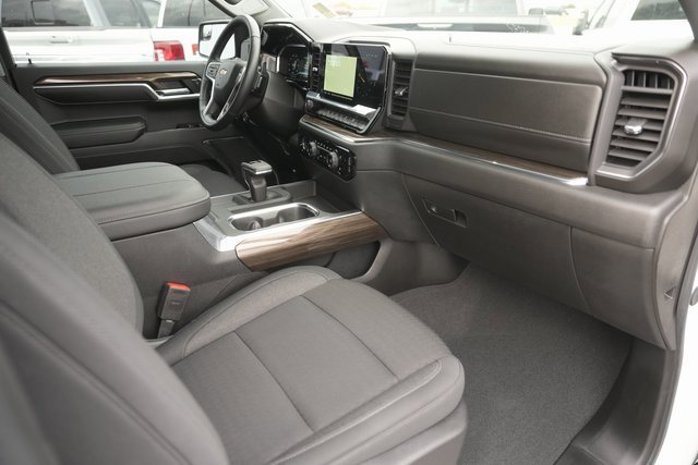 Used 2024 Chevrolet Silverado 1500 LT image 17