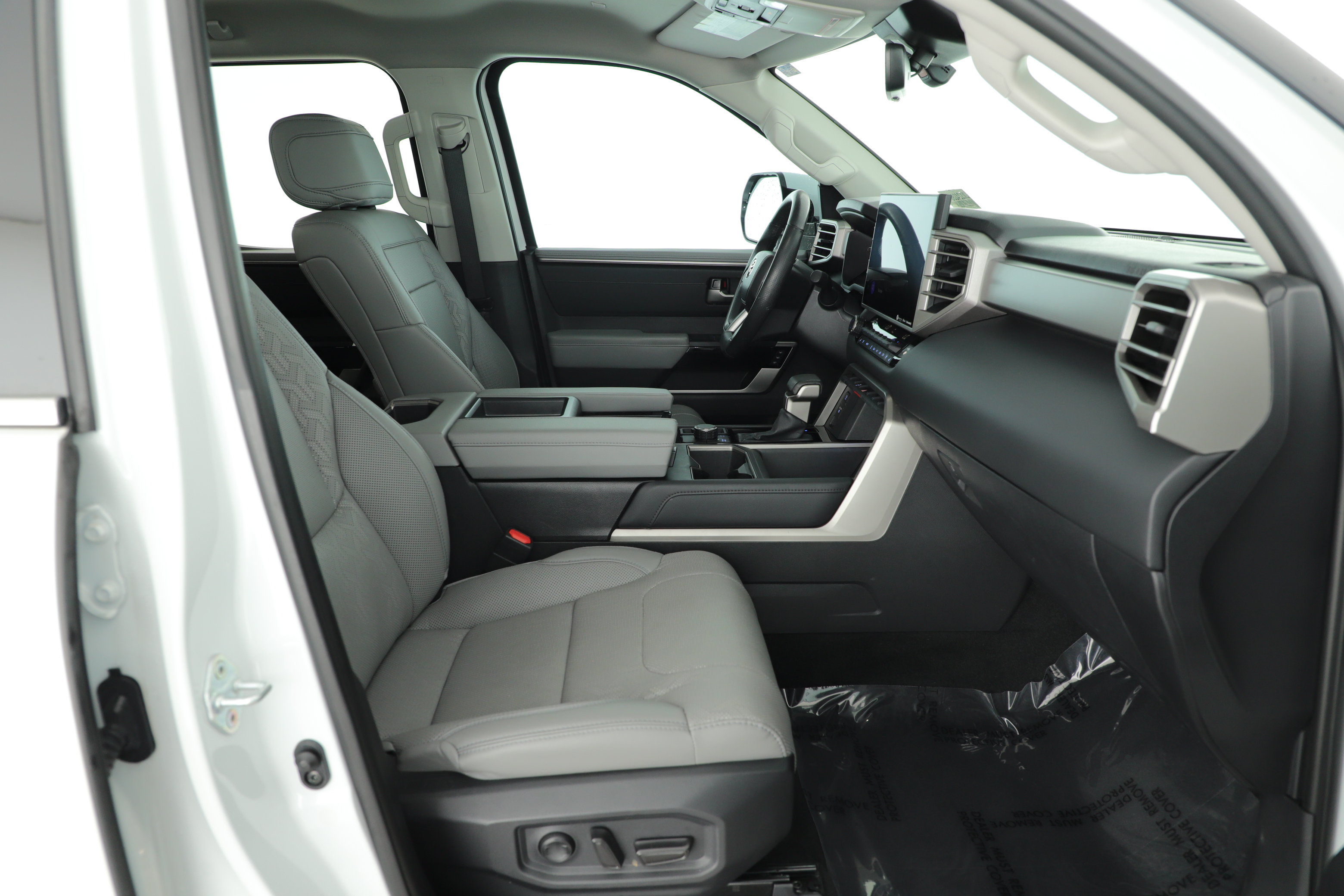 Used 2023 Toyota Tundra Limited w/ Power Package AWD/4WD image 6
