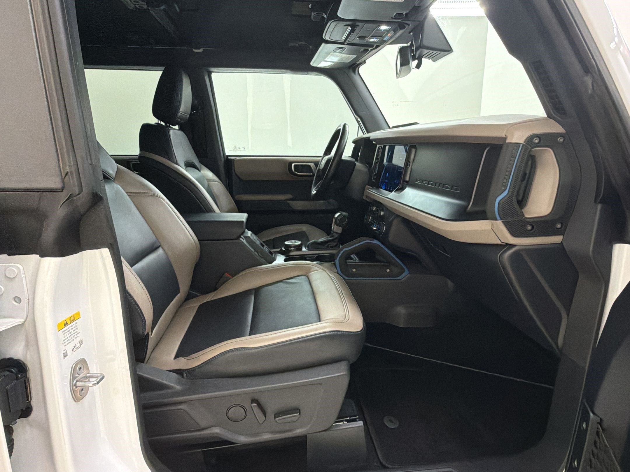 Certified 2023 Ford Bronco Wildtrak AWD/4WD image 25