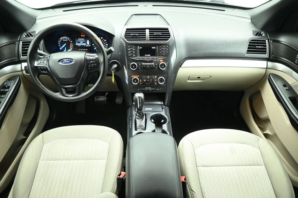 Certified 2018 Ford Explorer FWD image 19