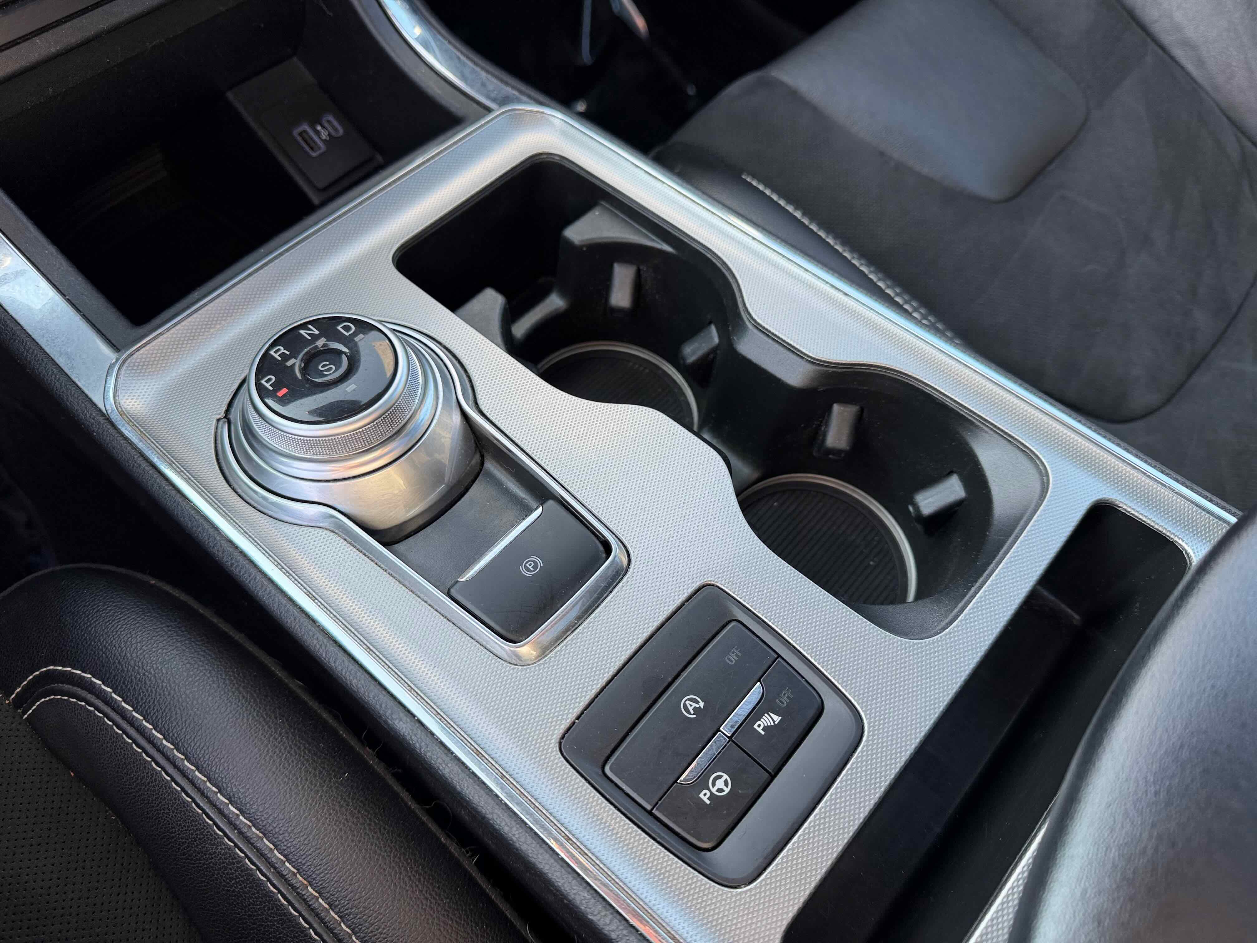 Certified 2024 Ford Edge ST w/ Equipment Group 401A image 24