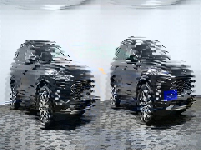 Certified 2022 Ford Escape Titanium w/ Class II Trailer Tow Package