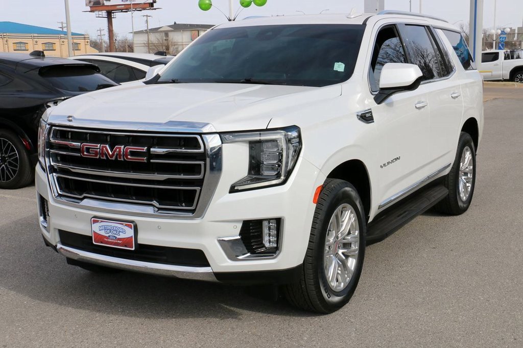 Used 2024 GMC Yukon SLT image 2